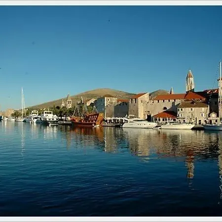 Mit Terrasse Und Grill Apartment Trogir