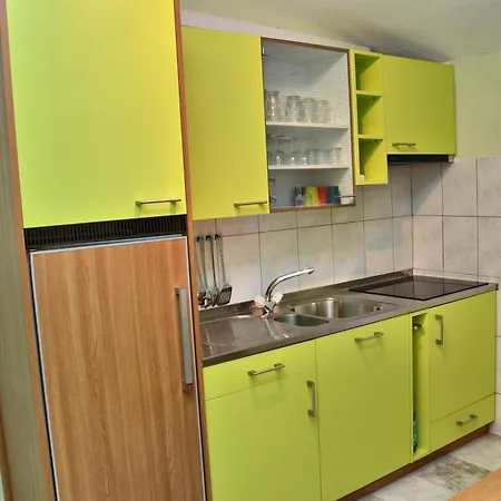 Mit Terrasse Und Grill Apartment Trogir